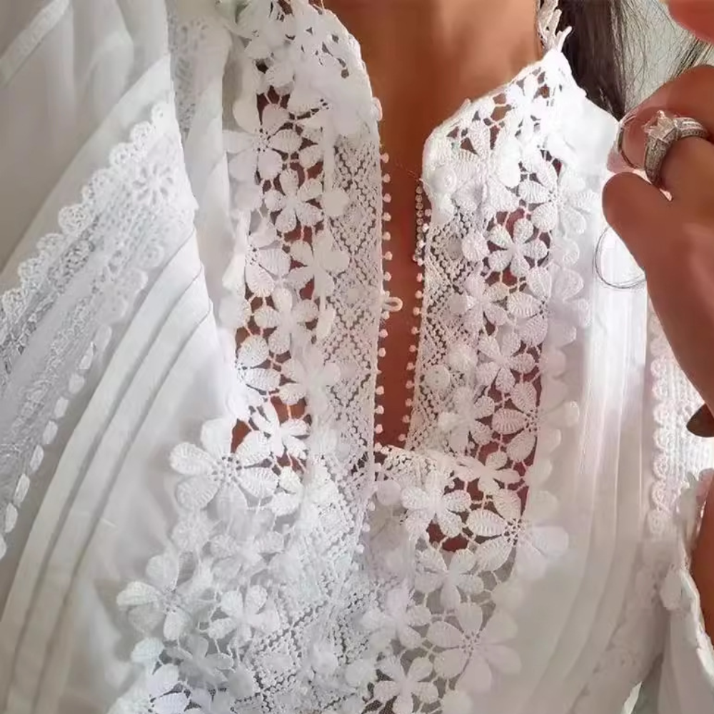 Marga - Elegante Zomerblouse met Romantisch Bloemenkant