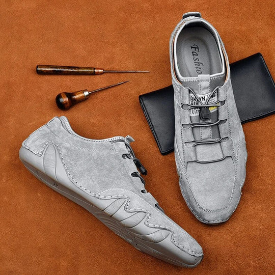 https://cdn.shopify.com/s/files/1/0836/8488/4814/files/D5ag2022-Heren-Sneakers-Casual-Slip-Op-Loafers-Outdoor-Licht-Flats-Herfst-Echt-Lederen-Schoenen-Comfortabele-Effen_65e44d0e-8bb9-47ce-9306-7edbc880d151.jpg?v=1744444068